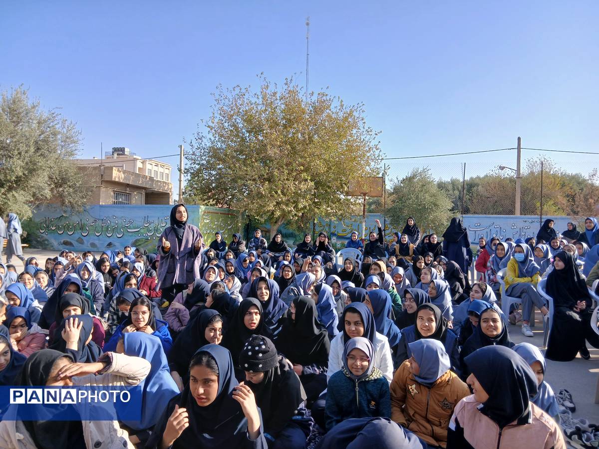 برگزاری مراسم عزاداری ایام فاطمیه در دبیرستان شهید دهقان 