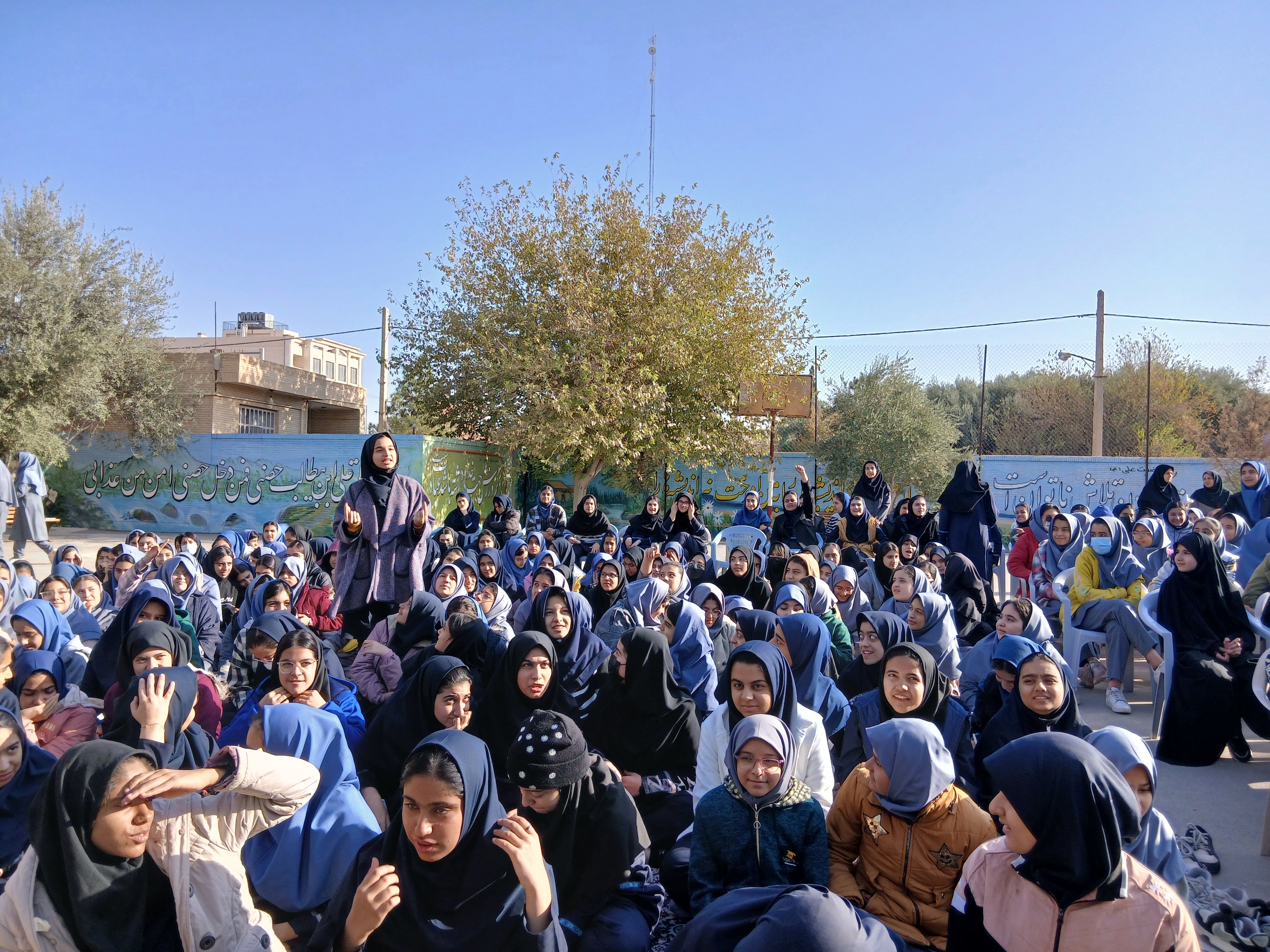 برگزاری مراسم عزاداری ایام فاطمیه در دبیرستان شهید دهقان 