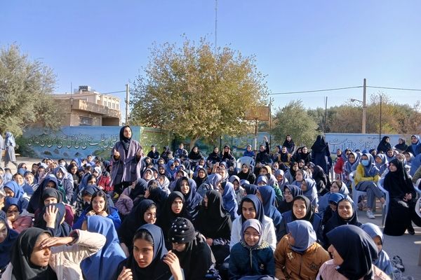 برگزاری مراسم عزاداری ایام فاطمیه در دبیرستان شهید دهقان 