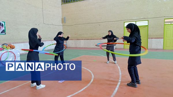 رقابت پرنشاط آینده‌سازان در المپیاد ورزشی مدرسه حضرت زینب (س)