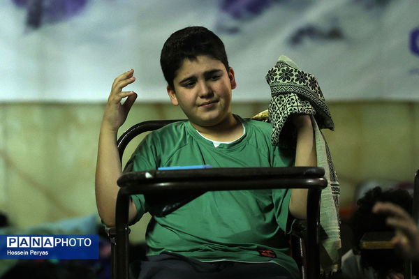 اعتکاف دانش‌آموزی در حسینه ارشاد