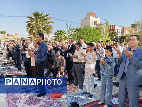 برپایی نماز عید سعید فطر در پارک شهدای کوچه بیوک
