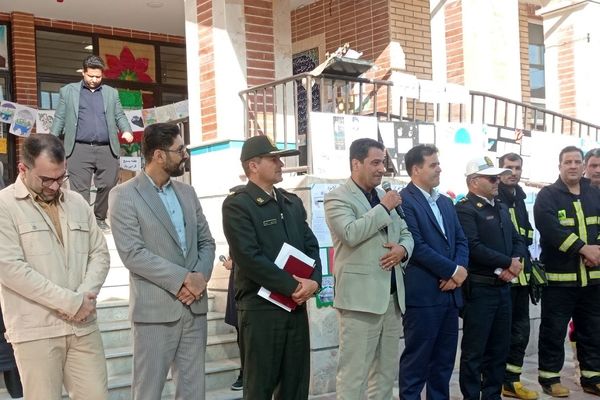 نمایش اقتدار و آمادگی در هفته پدافند غیرعامل در دبیرستان دخترانه اختر صدوقی پیشوا