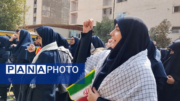 نواختن زنگ مقاومت همزمان با شهادت سیدحسن نصرالله در دبیرستان شهید کلانتری یک