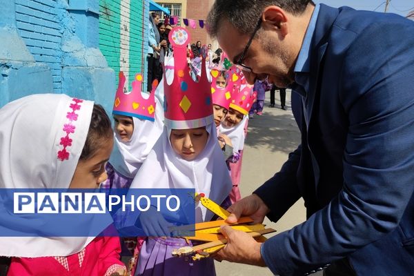 آغاز سال تحصیلی جدید با جشن غنچه‌ها در دبستان شهید باهنر در ملارد