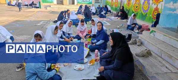 صبحانه سلامت و روز جهانی تخم مرغ در مدرسه شهید خاقانی شهرستان شیروان