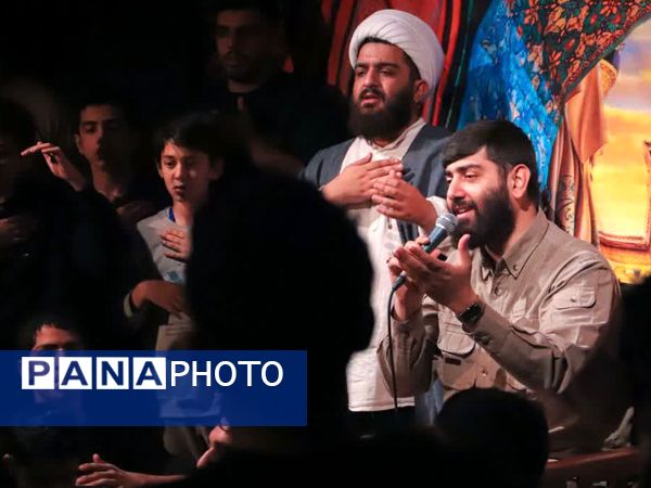 جلوه‌ای از اعتکاف دانش‌آموزی در مسجد امام علی‌بن‌ابی‌طالب (ع)