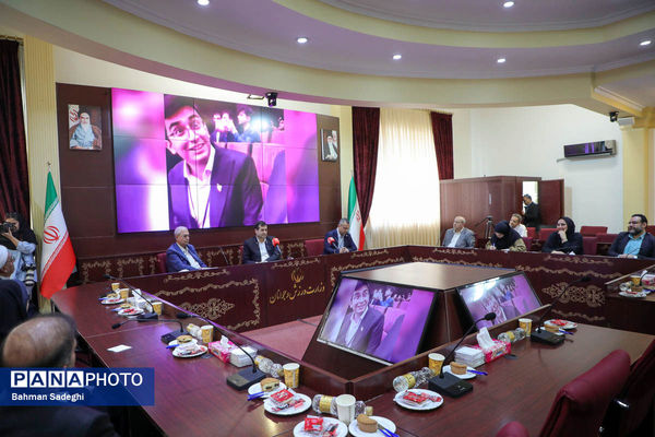 مراسم تقدیر از افتخارآفرینان المپیاد نجوم و اختر فیزیک با حضور وزیر ورزش و جوانان