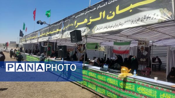 پیاده‌روی زائران در دهه پایانی ماه سفر جاده قدیم نیشابور به سمت مشهد