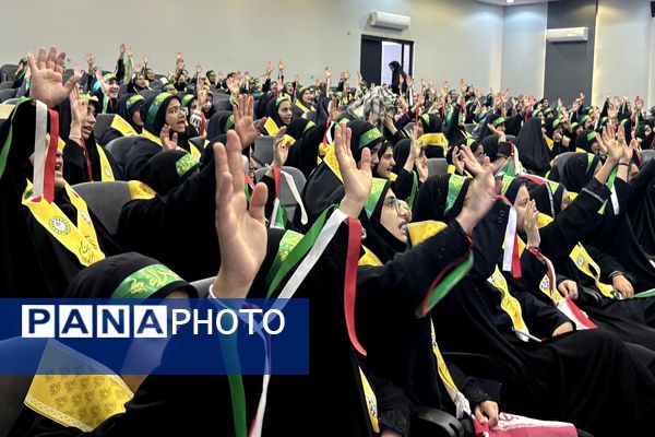 برگزاری آیین وطن‌یار سازمان دانش‌آموزی اسلامشهر باحضور مسئولان و پیشتازان