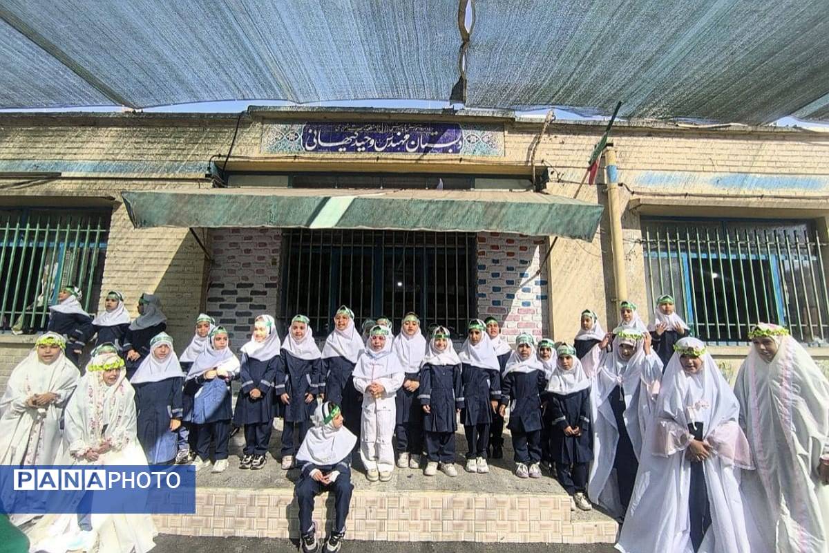 دبستان کیهانی، غرقِ در شور و نشاط میلاد حضرت زینب (س)