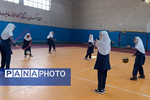 مسابقه ورزشی «مادر دختری » طرح شهید خرازی در قرچک