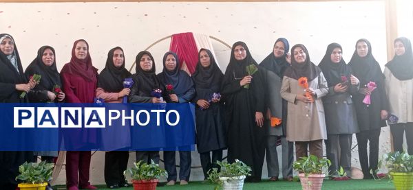 تجلیل از فرشتگان دانش