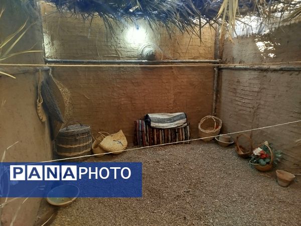 بازدید دانش آموزان باخرز از نمایشگاه ریحانه النبی