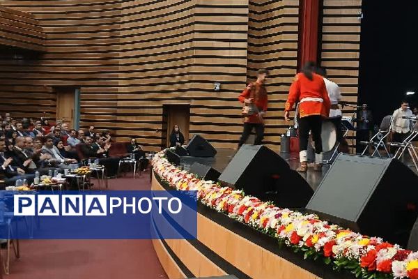 آیین تجلیل از معلمان نمونه شهرستان‌های استان تهران در شهرری
