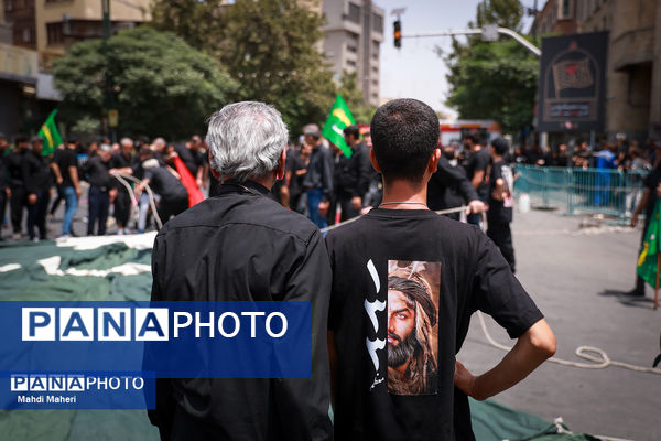 خیمه‌سوزان ظهر عاشورا در چهارراه گلوبندک تهران