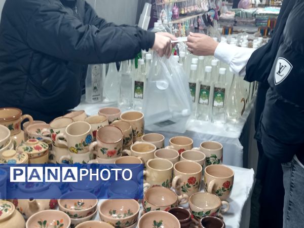 نمایشگاه صنایع دستی در محله طلاب مشهد