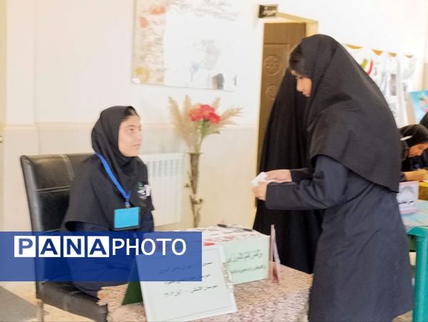 انتخابات مدرسه‌ای در دبیرستان هیات امنایی مطهره گالیکش