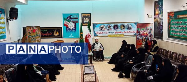 نشست بانوان ستاد نماز جمعه با امام جمعه شهرستان کاشمر 