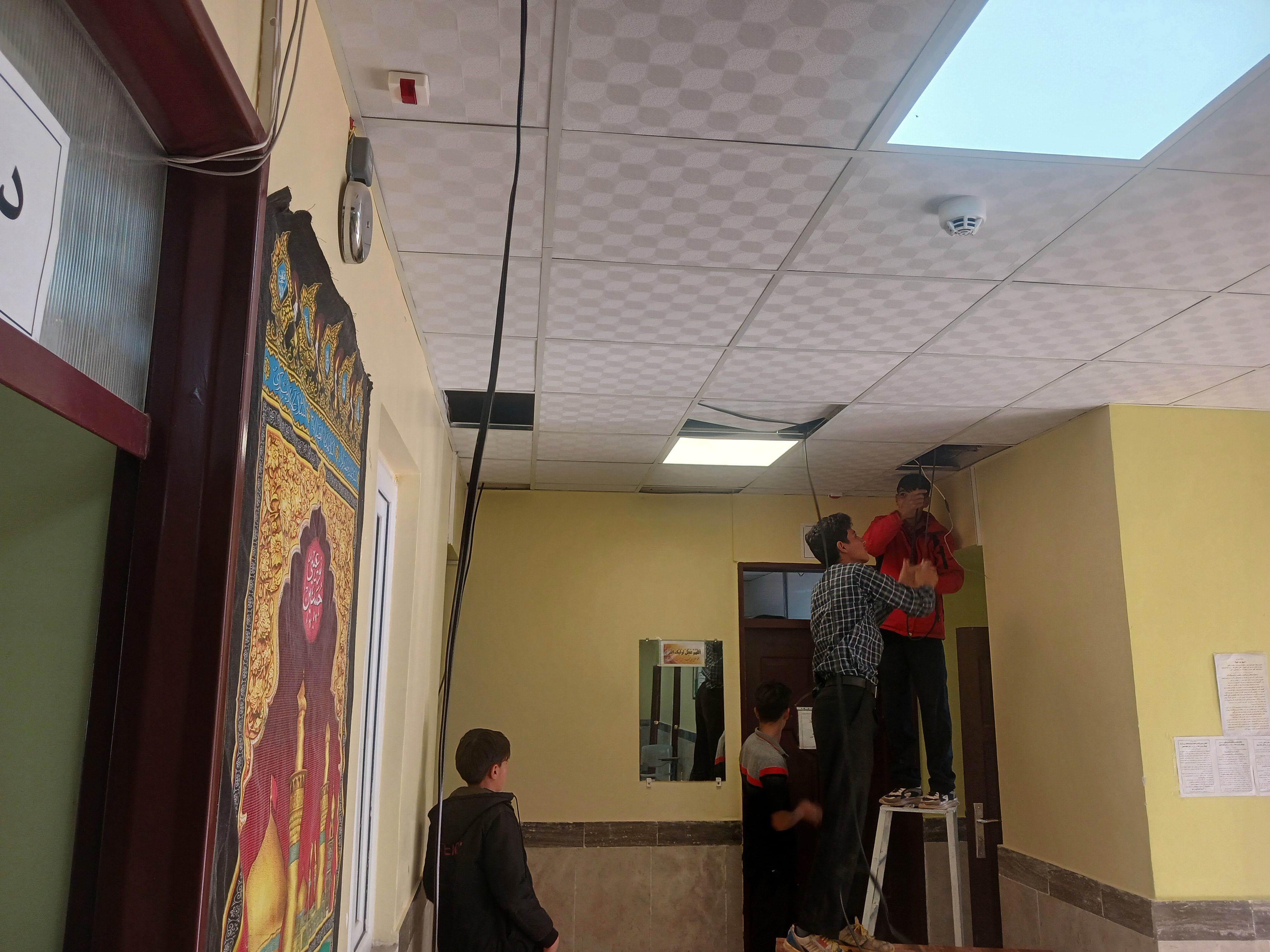 کمک ۵۰ میلیون تومانی خیرین، زمینه‌ساز ارتقای سطح ایمنی هنرستان شهید حاج قاسم سلیمانی شد