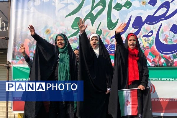 حضور اقشار مختلف شهرری در جشن پیروزی انقلاب 