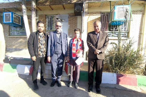 تجلیل از خبرنگار ارشد دبستان شهید پسندیده فدافن