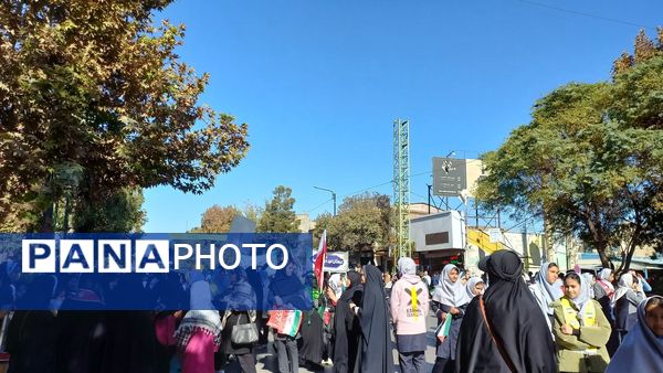 راهپیمایی 13 آبان با حضور حداکثری دانش آموزان در شهرستان نیشابور 