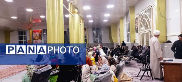 اکران انیمیشن یوز ایرانی رادر حسینیه روستای کاریزک