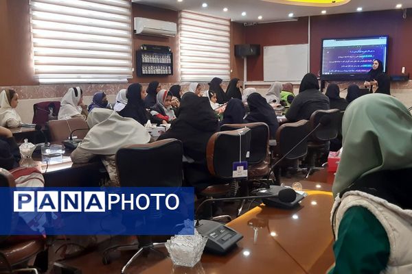 جلسه آموزش خبرنگاری در شهرستان رباط‌کریم