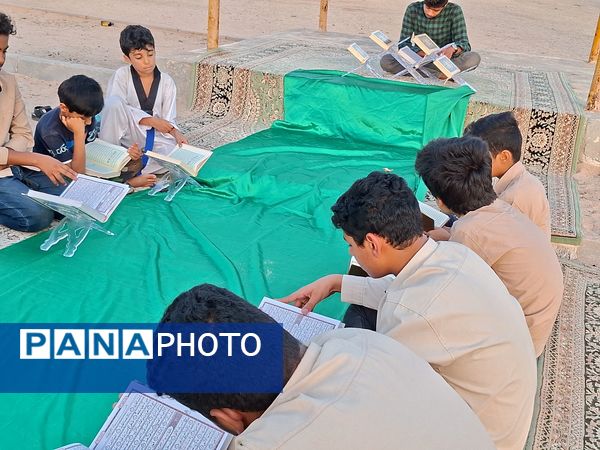 محفل نورانی انس با قرآن در کنار آب‌های نیلگون خلیج‌‌‌فارس 