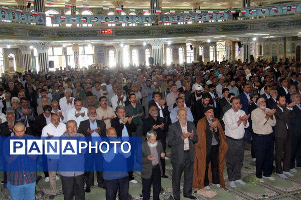 نماز جمعه شهرکرد با عطر حضور معلمان