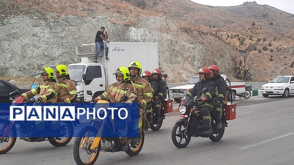 رژه ناوگان خودرویی آتش‌نشانی مشهد 