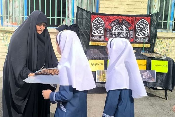 تجدیدِ پیمان با انقلاب و اهل بیت(ع) در روز ۱۳ آبان