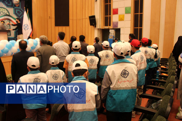 آیین تقدیر از برگزیدگان جشنواره سفیران سلامت استان قم