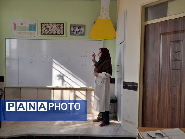 کارگاه اطلاع رسانی مسابقات قرآن ، عترت و نماز در دبیرستان مادرمهربان خلیل آباد