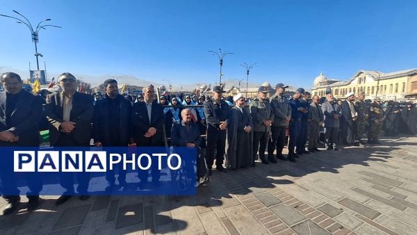 حضور پررنگ پیشتازان، جلوه‌ای از نشاط و بصیرت دانش‌آموزی در سیزده آبان