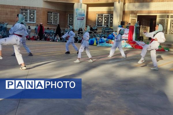 برگزاری المپیاد ورزشی درون مدرسه‌ای در دبستان امام خمینی(ره) بجنورد