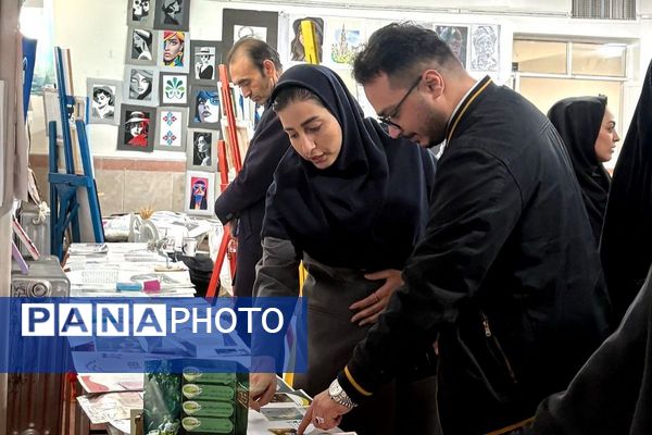 نمایشگاه دست‌سازه‌های خلاق در هنرستان تقوی‌پیشگان بهارستان۲