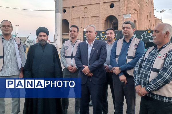 از مدرسه تا موکب حسینی؛ دانش‌آموزان پیشتاز شهرستان قدس در خدمت زائران اربعین حسینی
