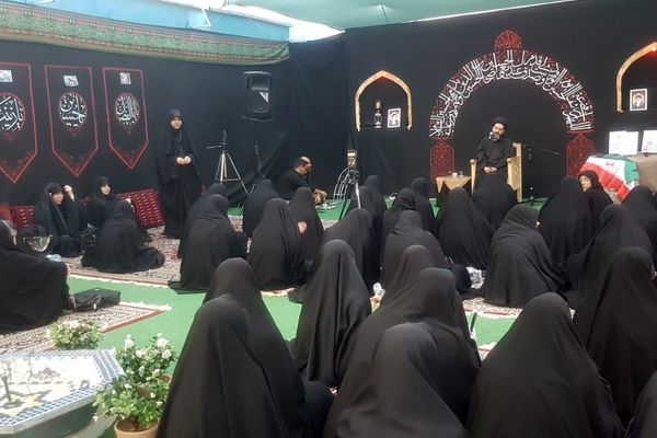 مراسم عزاداری سیدالشهدا دردبیرستان دخترانه امام حسین (ع)