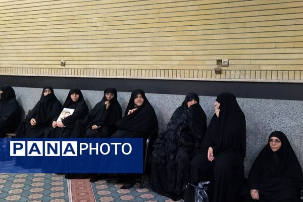 مراسم تشییع پیکر پاک شهید اکبر عنایتی در گلزار شهدای ملارد