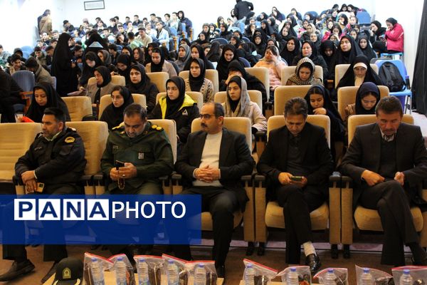 همایش تجلیل از پژوهشگران و نخبگان دانش‌آموزی در سملقان