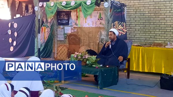 نور قرآن در ایام فاطمیه دبستان استقلال حاجی‌آباد را روشن کرد