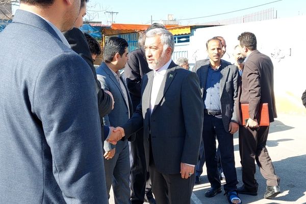 بازدید مدیرکل آموزش‌و‌پرورش خراسان رضوی از ستاد اسکان فرهنگیان ثامن ۲