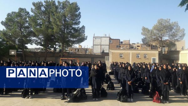 مراسم روز اول مهر ماه در دبیرستان حضرت زینب کاشمر