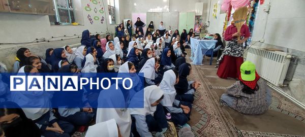 جشن ولادت حضرت فاطمه زهرا (س) و روز مادر در دبستان شهید احمد خاقانی شهرستان شیروان