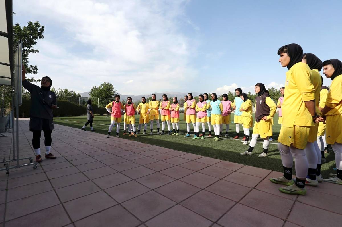 ۲۰ بانوی ملی‌پوش به خط شدند