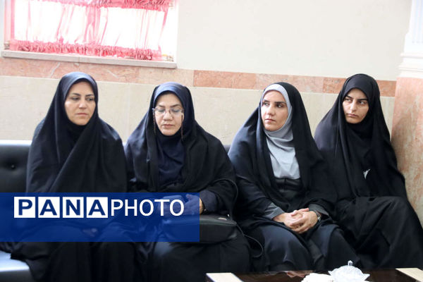 طرح سپاس معلم در مدارس شهرستان اسلامشهر با حضور مسئولین شهرستان