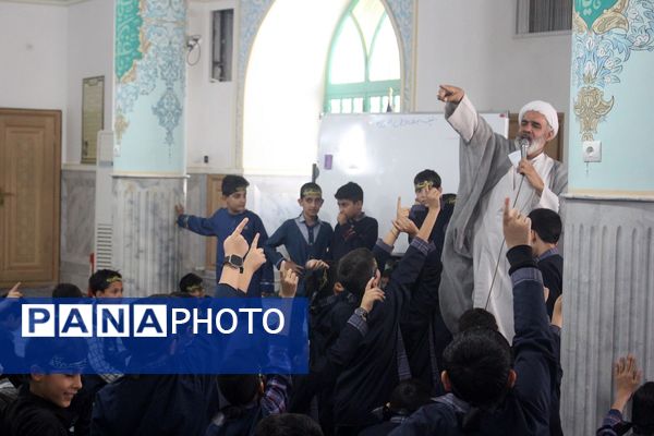 عزاداری دانشآموزان قم در آستان مقدس امامزاده سیدعلی(ع)