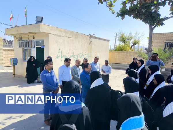 اعزام دانش‌آموزان دختر مدارس سندرک به مناطق عملیاتی جنوب کشور